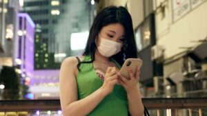 忙しい美人CAの超絶ご奉仕！零れるHカップで即発射