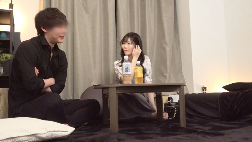 キス魔の色白美女と自宅で濃厚ベロチュー！アニメ美巨乳が揺れる隠し撮り360