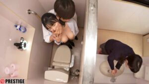 河合あすなと密着！学校の個室で声を抑えてこっそりH