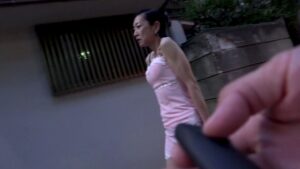 60歳まり！スレンダー美熟女の淫乱SEX