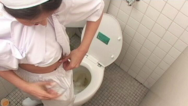 トイレ排泄盗撮スパイカメラ映像ベスト4時間73人のサンプル画像2