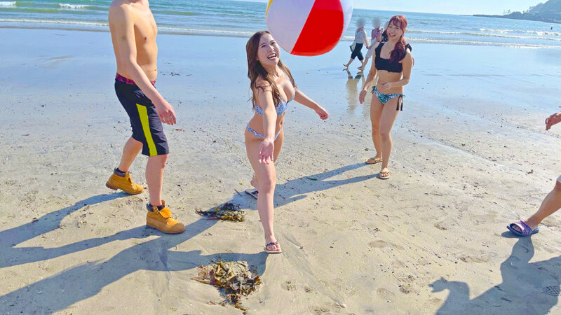 夏だ！海だ！SEXだ！！水着で解放的になった素人美女とズッコンバッコンぶっかけ中出しパーティ30人8時間のサンプル画像2